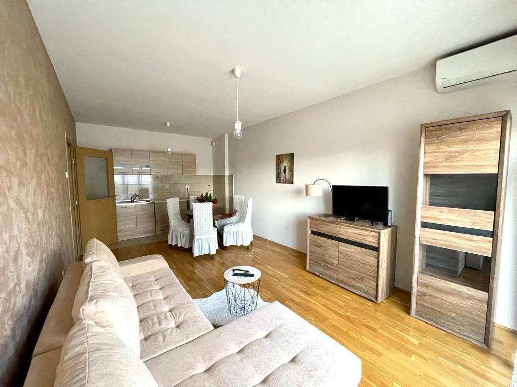 Ferienwohnung Naki Apartman Podgorica Exterior foto