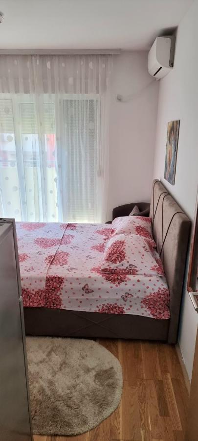 Ferienwohnung Naki Apartman Podgorica Exterior foto