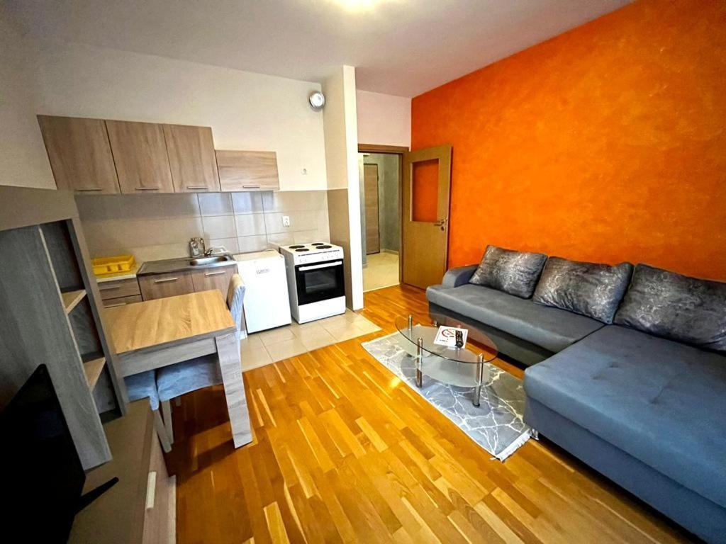 Ferienwohnung Naki Apartman Podgorica Zimmer foto